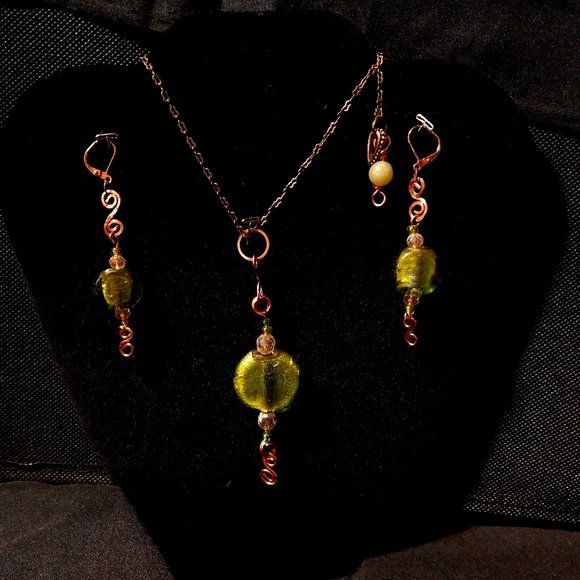 CCLHMHLLC Wired Jewellery Designs - Picture 1 of 4